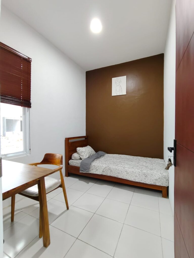 Kamar tidur rumah subsidi dekat stasiun KRL Mahkota Estate Cibunar